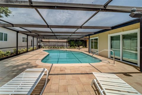 Commercial property in Clearwater, Florida 6 bedrooms, 315.03 sq.m. № 2429218 - photo 3