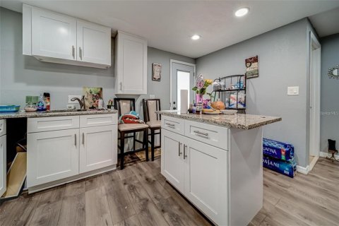 Commercial property in Clearwater, Florida 6 bedrooms, 315.03 sq.m. № 2429218 - photo 8