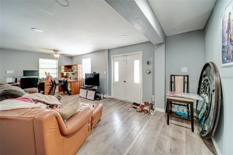 Commercial property in Clearwater, Florida 6 bedrooms, 315.03 sq.m. № 2429218 - photo 6