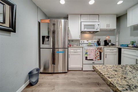 Commercial property in Clearwater, Florida 6 bedrooms, 315.03 sq.m. № 2429218 - photo 7