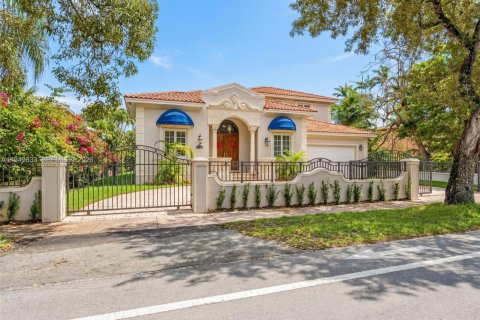 Купить виллу или дом в Корал-Гейблс, Флорида 5 спален, 340.77м2, № 2005568 - фото 4