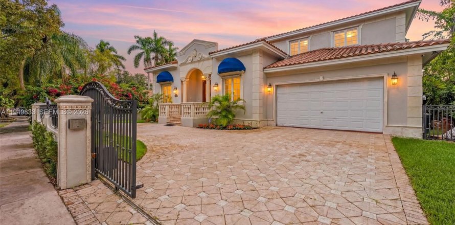 Дом в Корал-Гейблс, Флорида 5 спален, 340.77м2 № 2005568