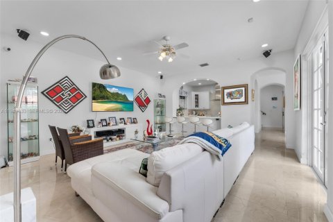 Купить виллу или дом в Корал-Гейблс, Флорида 5 спален, 340.77м2, № 2005568 - фото 17
