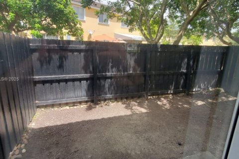 Touwnhouse à louer à Homestead, Floride: 3 chambres, 120.96 m2 № 1970652 - photo 17