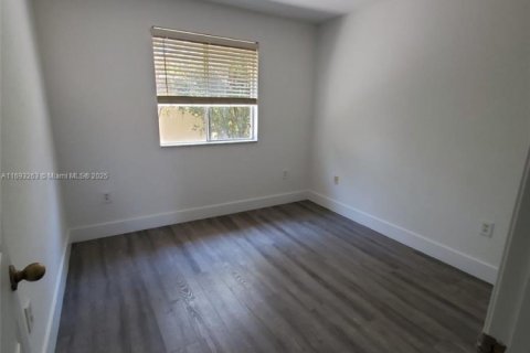 Touwnhouse à louer à Homestead, Floride: 3 chambres, 120.96 m2 № 1970652 - photo 11