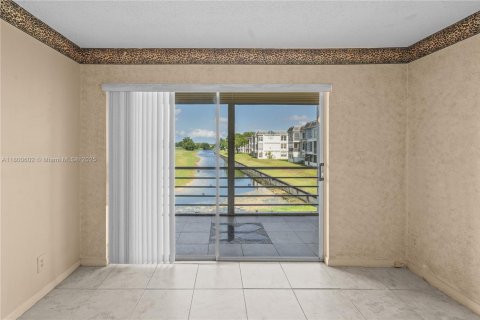 Купить кондоминиум в Тамарак, Флорида 1 спальня, 74.32м2, № 1689258 - фото 8