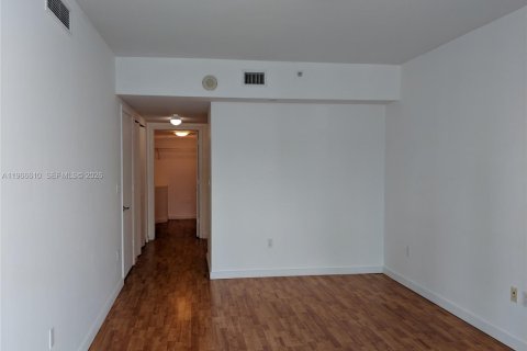 Apartment in Miami, Florida 3 bedrooms, 128.67 sq.m. № 2081323 - photo 26