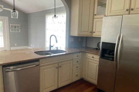 Casa en venta en Zephyrhills, Florida, 2 dormitorios, 136.01 m2 № 2377494 - foto 7