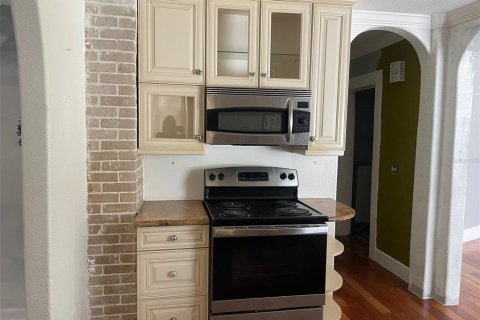 Casa en venta en Zephyrhills, Florida, 2 dormitorios, 136.01 m2 № 2377494 - foto 5