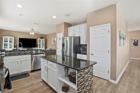 Casa en venta en Land O' Lakes, Florida, 4 dormitorios, 230.58 m2 № 1893913 - foto 9