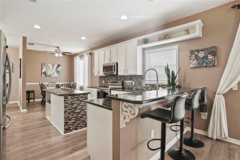Casa en venta en Land O' Lakes, Florida, 4 dormitorios, 230.58 m2 № 1893913 - foto 8