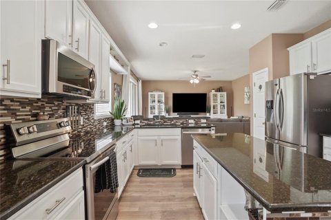 Casa en venta en Land O' Lakes, Florida, 4 dormitorios, 230.58 m2 № 1893913 - foto 11