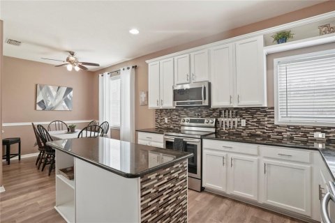 Casa en venta en Land O' Lakes, Florida, 4 dormitorios, 230.58 m2 № 1893913 - foto 13