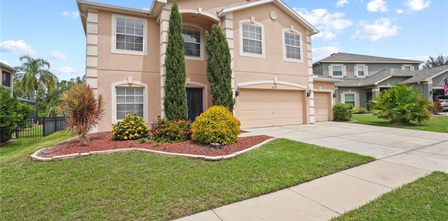 Casa en Land O' Lakes, Florida 4 dormitorios, 230.58 m2 № 1893913