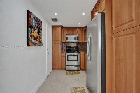 Купить кондоминиум в Майами-Бич, Флорида 2 спальни, 89.56м2, № 1958578 - фото 7