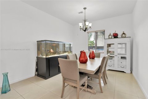 Купить виллу или дом в Майами, Флорида 5 спален, 257.99м2, № 1641346 - фото 16