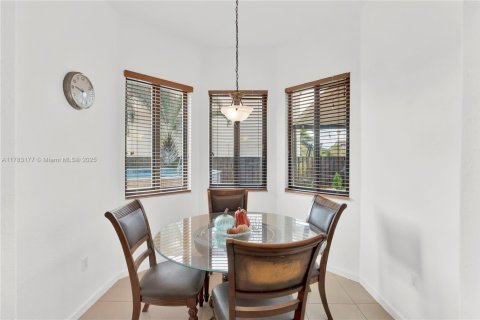 Купить виллу или дом в Майами, Флорида 5 спален, 257.99м2, № 1641346 - фото 22