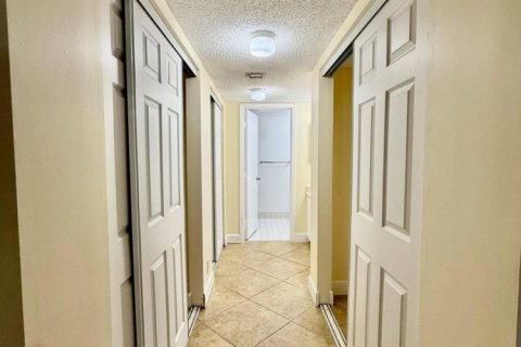 Copropriété à louer à Coral Springs, Floride: 2 chambres, 78.97 m2 № 2273450 - photo 13