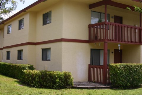 Condominio en venta en Lauderhill, Florida, 1 dormitorio, 55.74 m2 № 2146762 - foto 2
