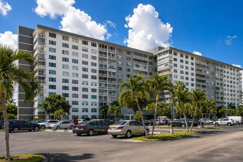 Condo in Hollywood, Florida, 1 bedroom  № 2307202