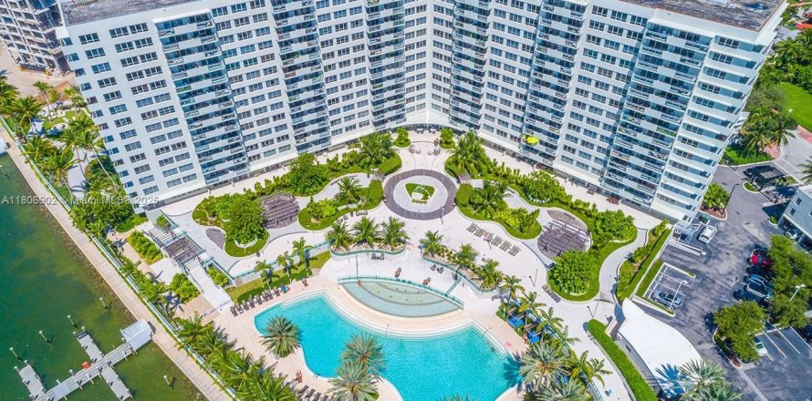 Condominio en Miami Beach, Florida, 1 dormitorio № 1865386