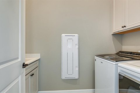 House in Spring Hill, Florida 2 bedrooms, 180.97 sq.m. № 1805092 - photo 7