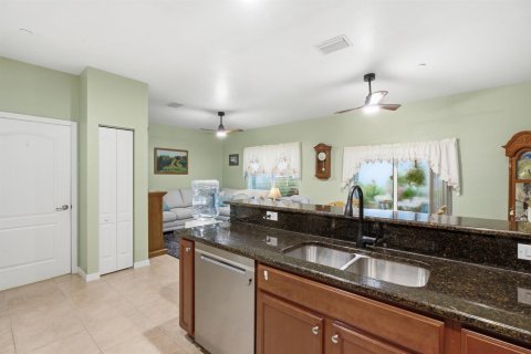 Touwnhouse à vendre à Stuart, Floride: 3 chambres, 162.86 m2 № 2262622 - photo 8