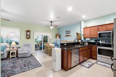 Touwnhouse à vendre à Stuart, Floride: 3 chambres, 162.86 m2 № 2262622 - photo 4