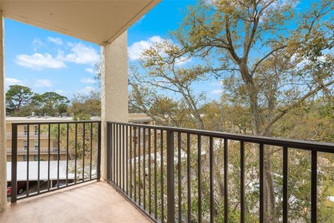 Condo in Largo, Florida, 3 bedrooms № 2120104 - photo 13