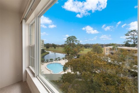 Condo in Largo, Florida, 3 bedrooms № 2120104 - photo 6