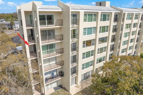 Condo in Largo, Florida, 3 bedrooms № 2120104 - photo 29