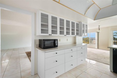 Condo in Largo, Florida, 3 bedrooms № 2120104 - photo 11