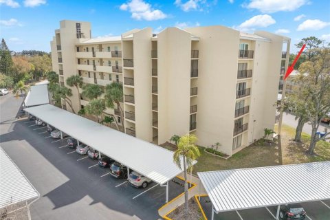 Condo in Largo, Florida, 3 bedrooms № 2120104 - photo 27