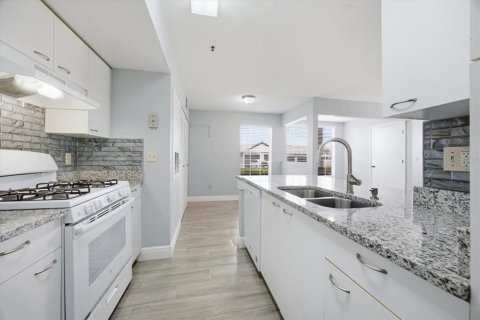 Condo in Kissimmee, Florida, 1 bedroom  № 2400467 - photo 9