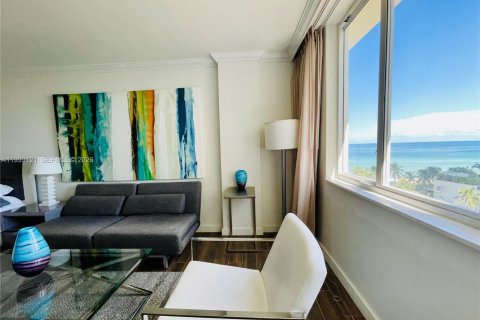 Condo in Sunny Isles Beach, Florida  № 2066088 - photo 7