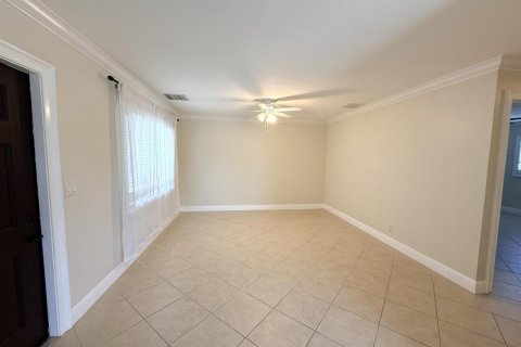Apartamento en alquiler en North Palm Beach, Florida, 1 dormitorio, 87.7 m2 № 2087224 - foto 3