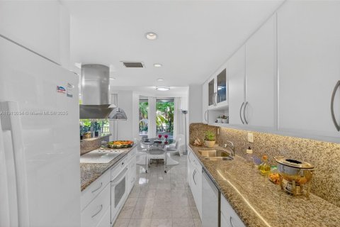 Condominio en venta en Key Biscayne, Florida, 2 dormitorios, 148.64 m2 № 1970228 - foto 30