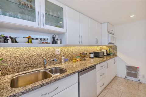 Condominio en venta en Key Biscayne, Florida, 2 dormitorios, 148.64 m2 № 1970228 - foto 28