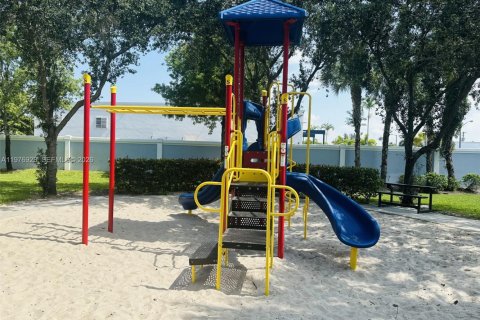 Touwnhouse à vendre à Lauderhill, Floride: 3 chambres, 117.06 m2 № 2042504 - photo 20