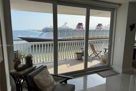 Condominio en alquiler en Fort Lauderdale, Florida, 2 dormitorios, 186.83 m2 № 2064252 - foto 8