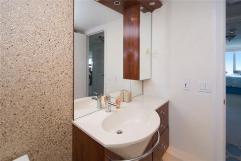 Condominio en alquiler en Fort Lauderdale, Florida, 2 dormitorios, 186.83 m2 № 2064252 - foto 11