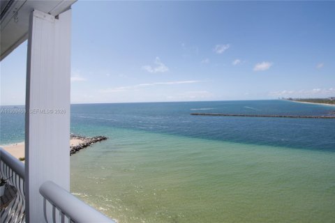 Condominio en alquiler en Fort Lauderdale, Florida, 2 dormitorios, 186.83 m2 № 2064252 - foto 3