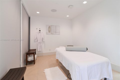 Condominio en alquiler en Fort Lauderdale, Florida, 2 dormitorios, 186.83 m2 № 2064252 - foto 23