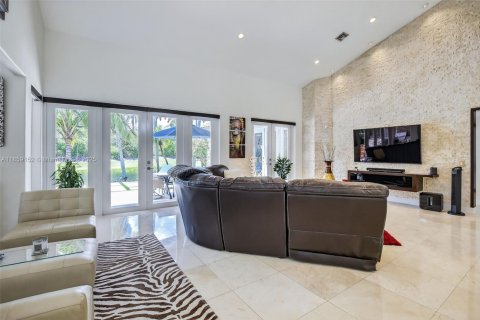 Casa en venta en Weston, Florida, 4 dormitorios, 222.41 m2 № 1889536 - foto 12