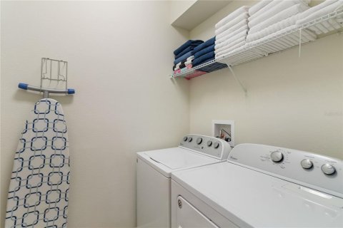 Casa en venta en Kissimmee, Florida, 6 dormitorios, 291.9 m2 № 1815198 - foto 14