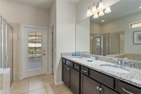Casa en venta en Kissimmee, Florida, 6 dormitorios, 291.9 m2 № 1815198 - foto 12