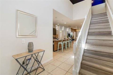 Casa en venta en Kissimmee, Florida, 6 dormitorios, 291.9 m2 № 1815198 - foto 3