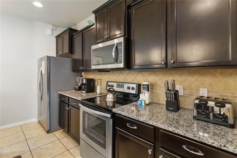 Casa en venta en Kissimmee, Florida, 6 dormitorios, 291.9 m2 № 1815198 - foto 9