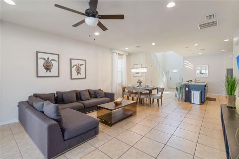 Casa en venta en Kissimmee, Florida, 6 dormitorios, 291.9 m2 № 1815198 - foto 6