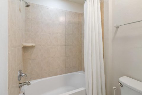 Casa en venta en Kissimmee, Florida, 6 dormitorios, 291.9 m2 № 1815198 - foto 21